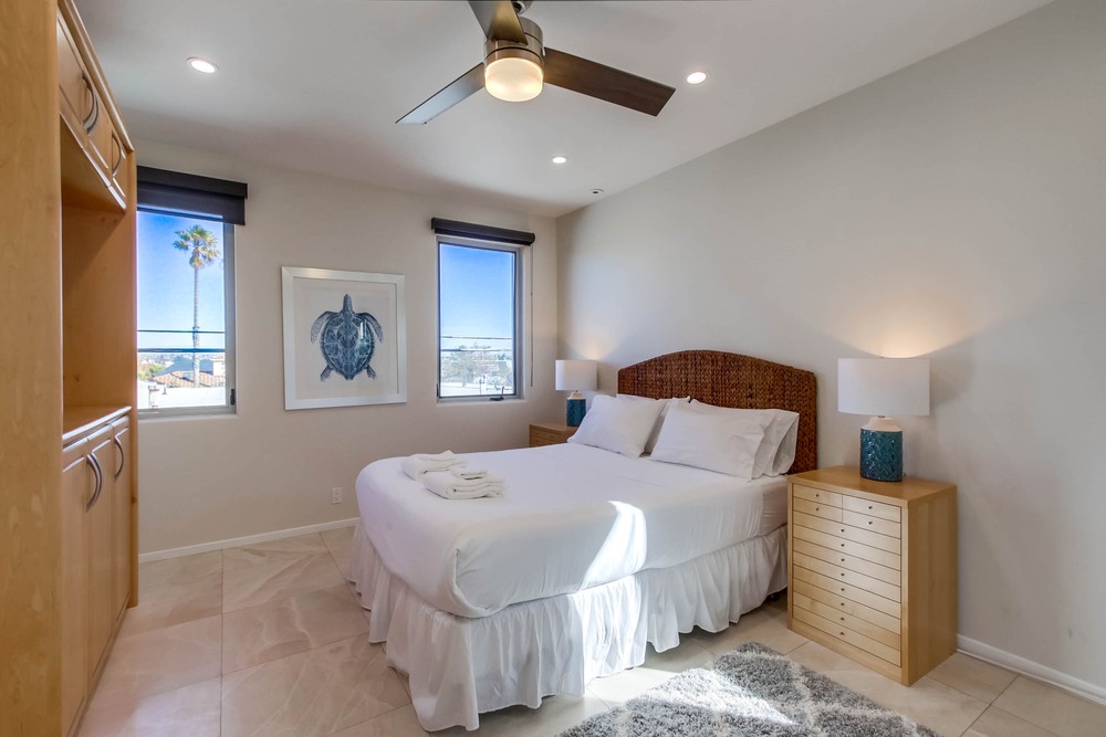 Virtual tour photo 46 of 61 for 3545 Ocean Front Walk