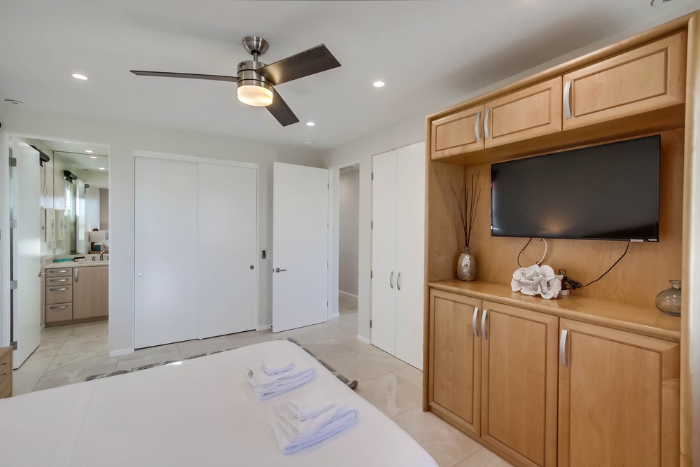 Virtual tour photo 49 of 61 for 3545 Ocean Front Walk