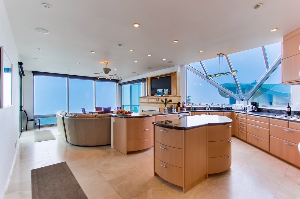 Virtual tour photo 9 of 44 for 3545 Ocean Front Walk