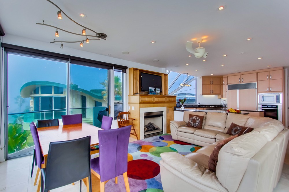 Virtual tour photo 12 of 44 for 3545 Ocean Front Walk