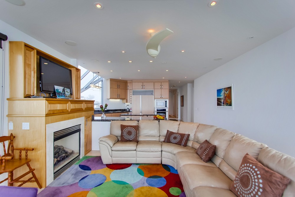 Virtual tour photo 13 of 44 for 3545 Ocean Front Walk
