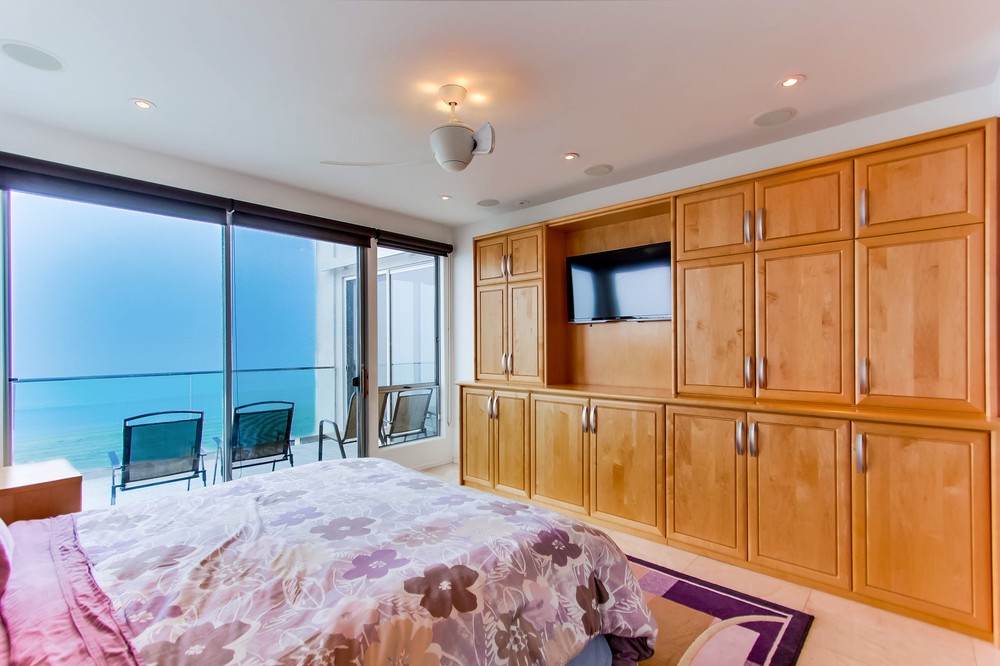 Virtual tour photo 20 of 44 for 3545 Ocean Front Walk
