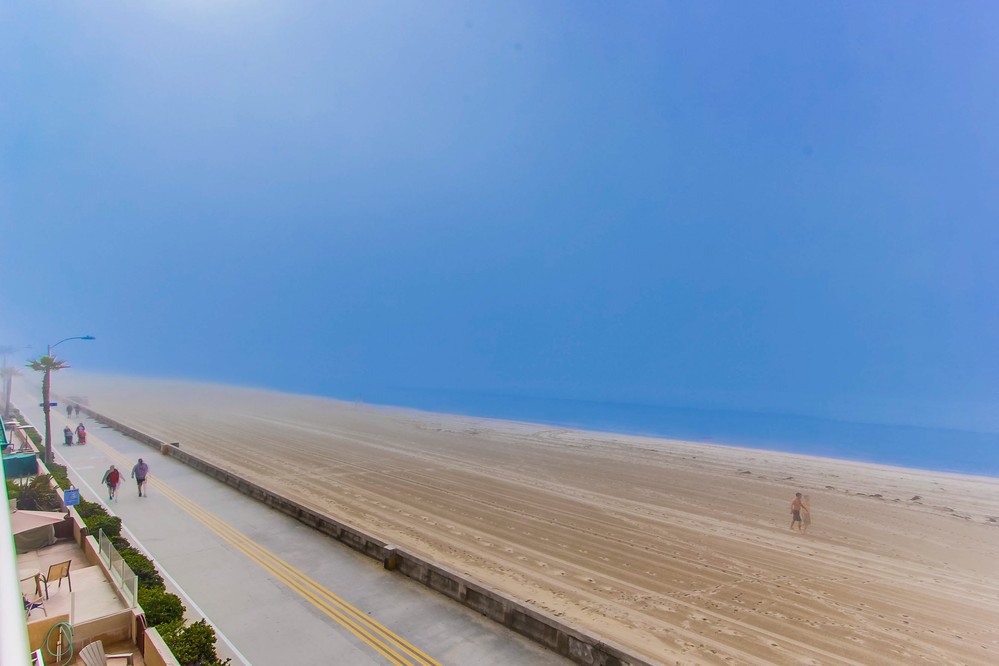 Virtual tour photo 25 of 44 for 3545 Ocean Front Walk