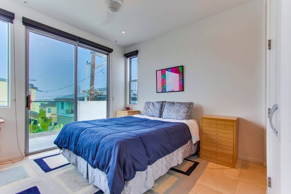 Virtual tour photo 32 of 44 for 3545 Ocean Front Walk