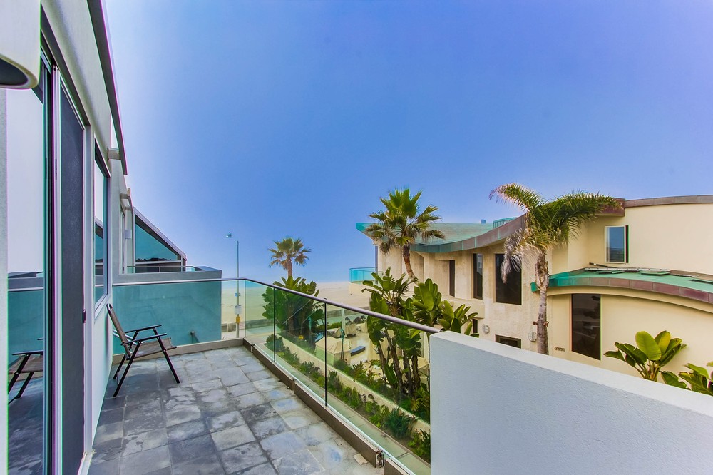 Virtual tour photo 36 of 44 for 3545 Ocean Front Walk