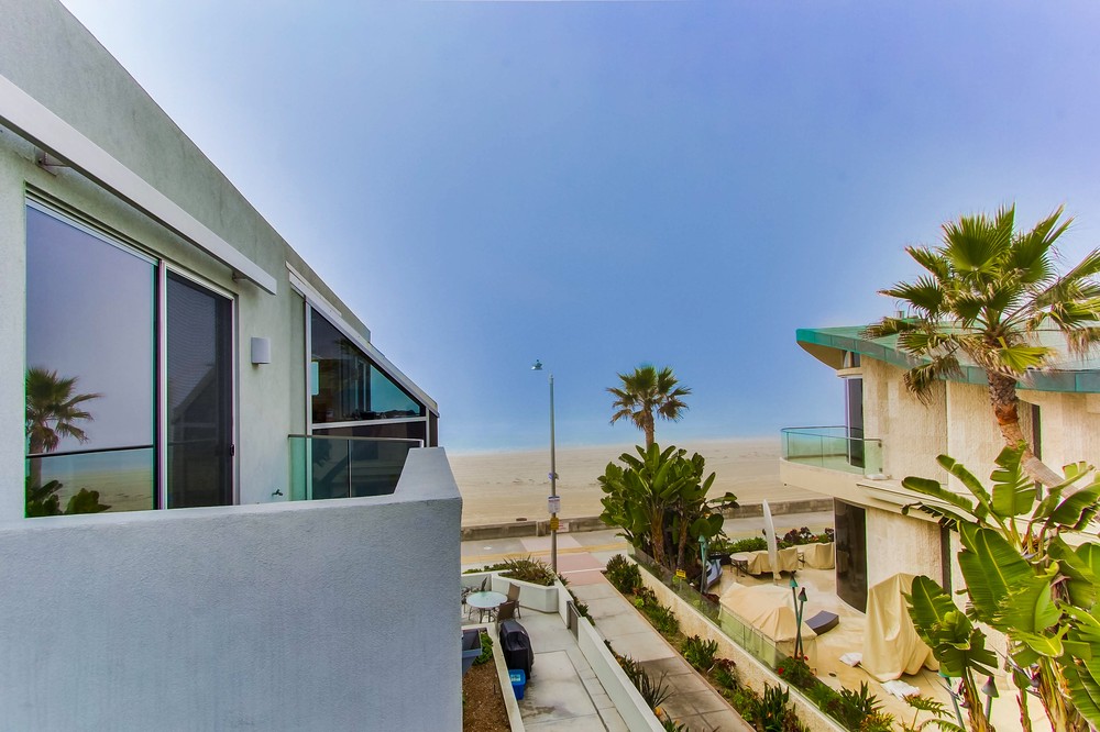 Virtual tour photo 37 of 44 for 3545 Ocean Front Walk