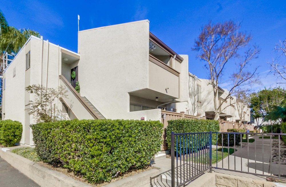 Virtual tour photo 7 of 34 for 3549 Castle Glen Dr UNIT 212