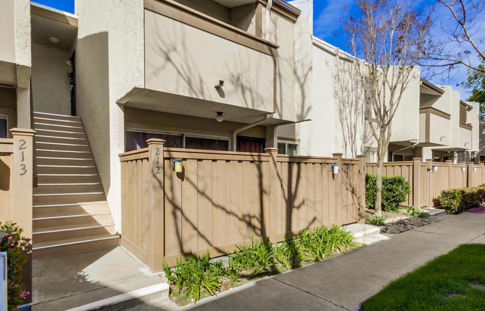 Virtual tour photo 9 of 34 for 3549 Castle Glen Dr UNIT 212