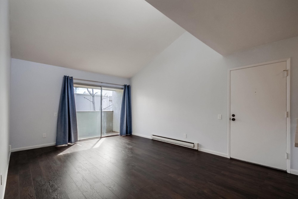 Virtual tour photo 11 of 34 for 3549 Castle Glen Dr UNIT 212