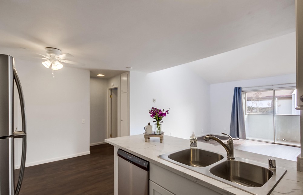 Virtual tour photo 20 of 34 for 3549 Castle Glen Dr UNIT 212