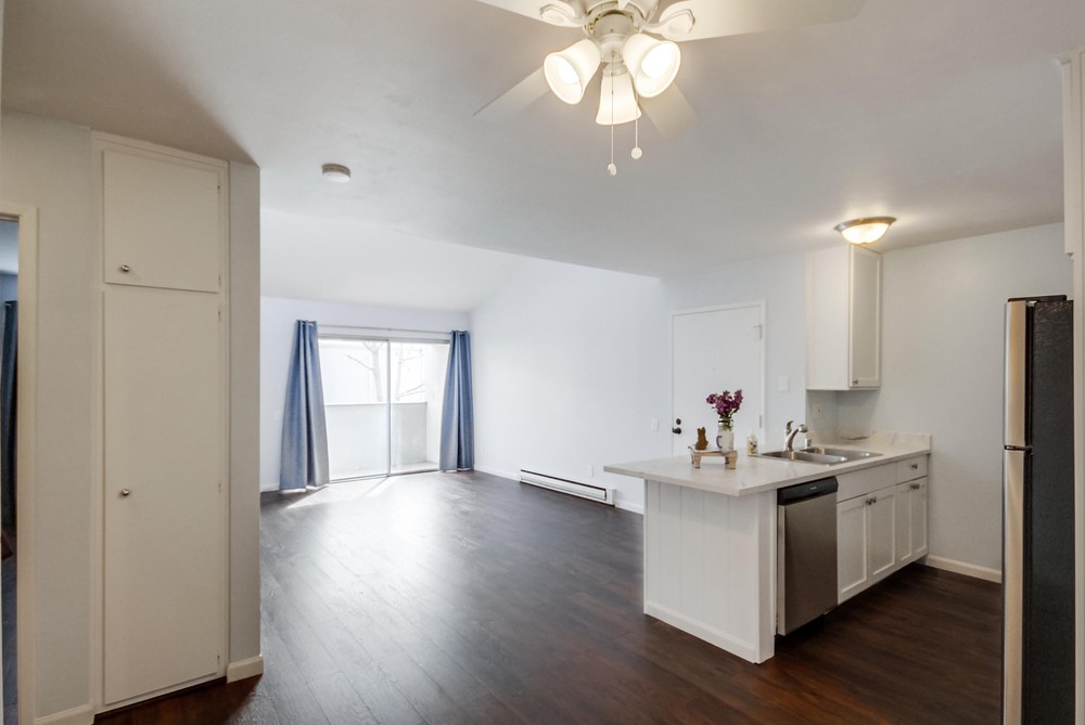 Virtual tour photo 21 of 34 for 3549 Castle Glen Dr UNIT 212