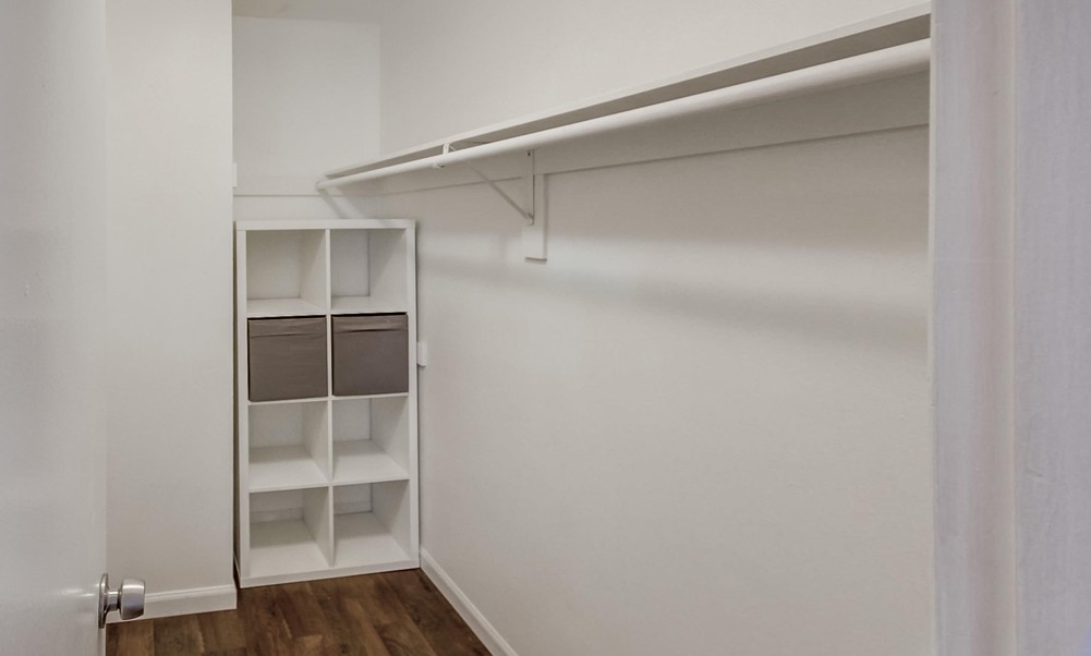 Virtual tour photo 26 of 34 for 3549 Castle Glen Dr UNIT 212