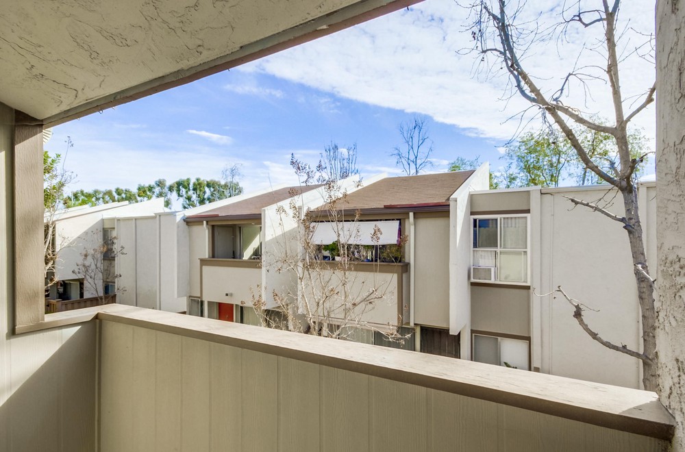 Virtual tour photo 29 of 34 for 3549 Castle Glen Dr UNIT 212