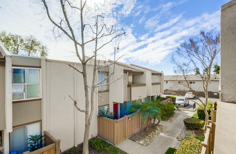Virtual tour photo 32 of 34 for 3549 Castle Glen Dr UNIT 212