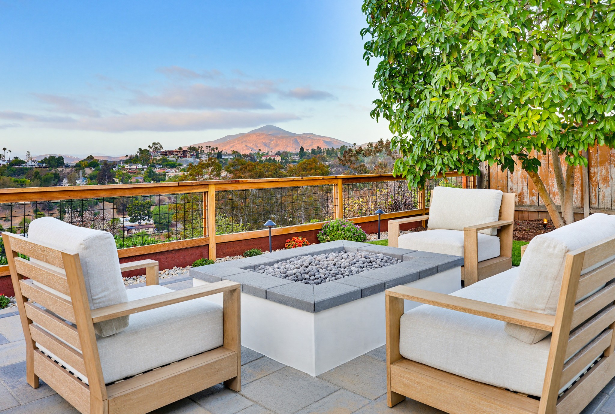 Virtual tour photo 7 of 150 for 355 Greenwood Pl