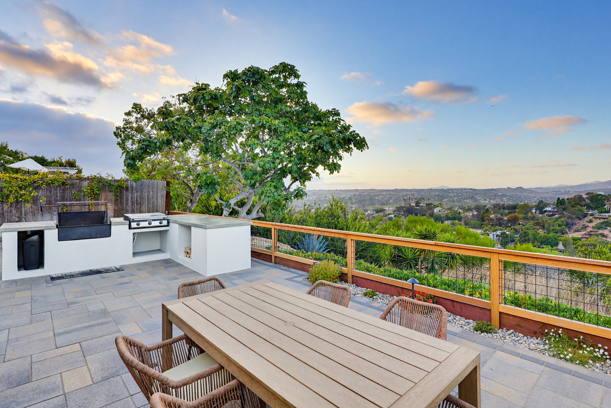 Virtual tour photo 8 of 150 for 355 Greenwood Pl