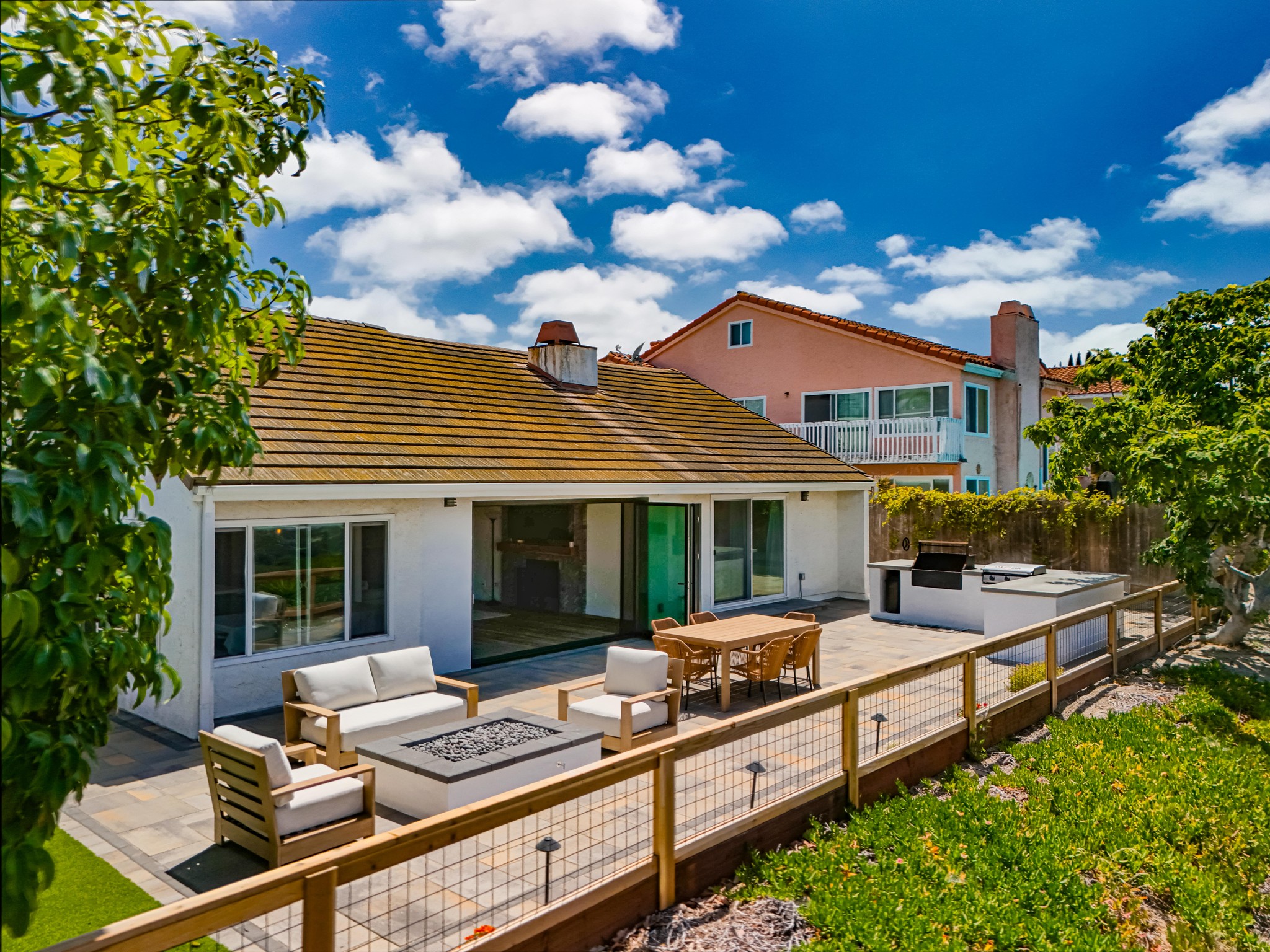Virtual tour photo 4 of 28 for 355 Greenwood Pl