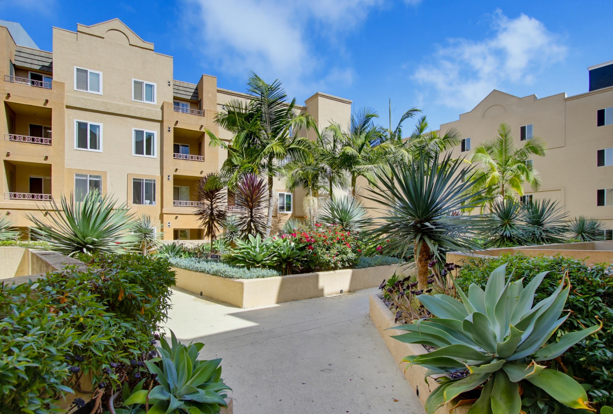 Virtual tour photo 5 of 43 for 3550 Lebon Dr Unit 6306