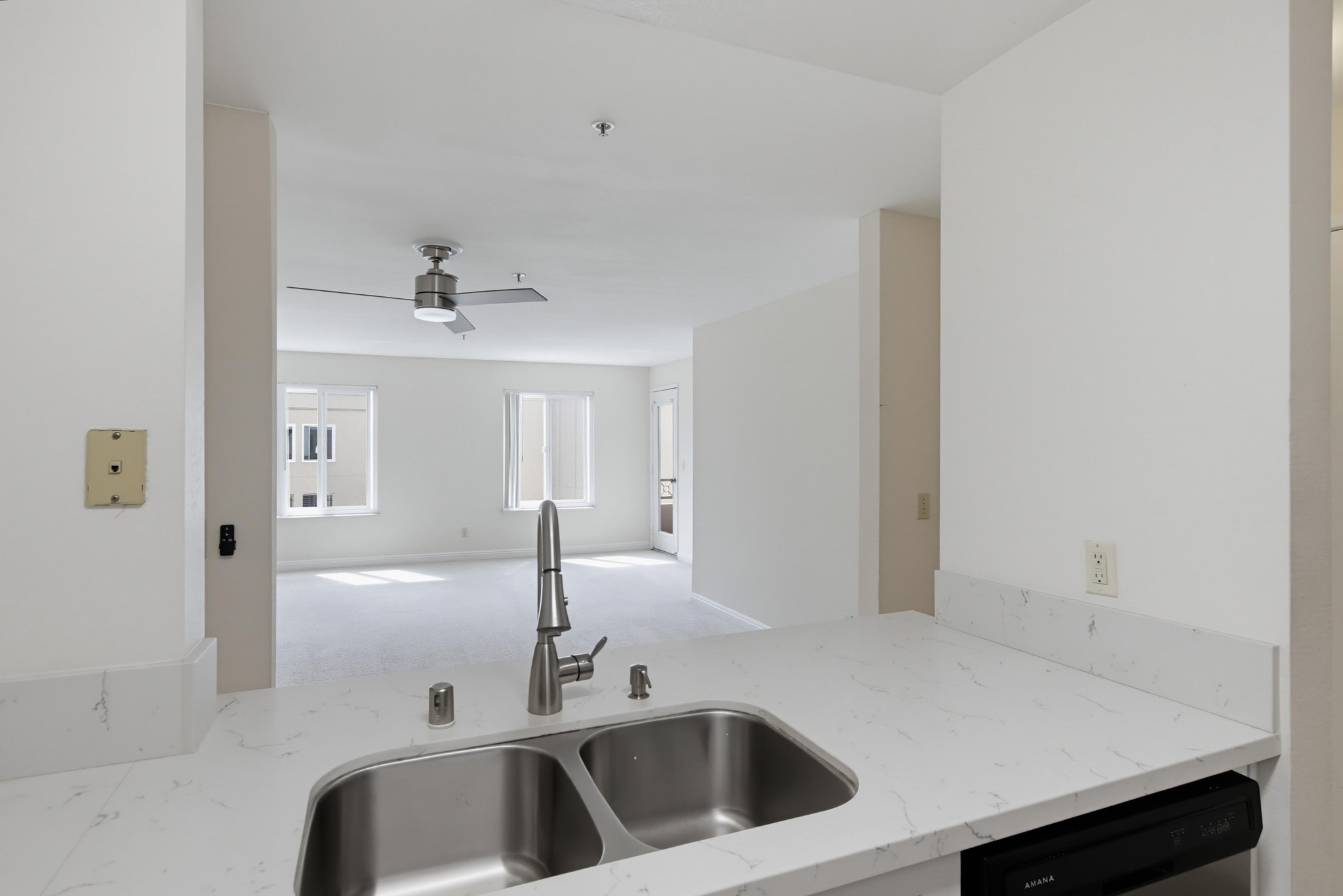 Virtual tour photo 10 of 43 for 3550 Lebon Dr Unit 6306