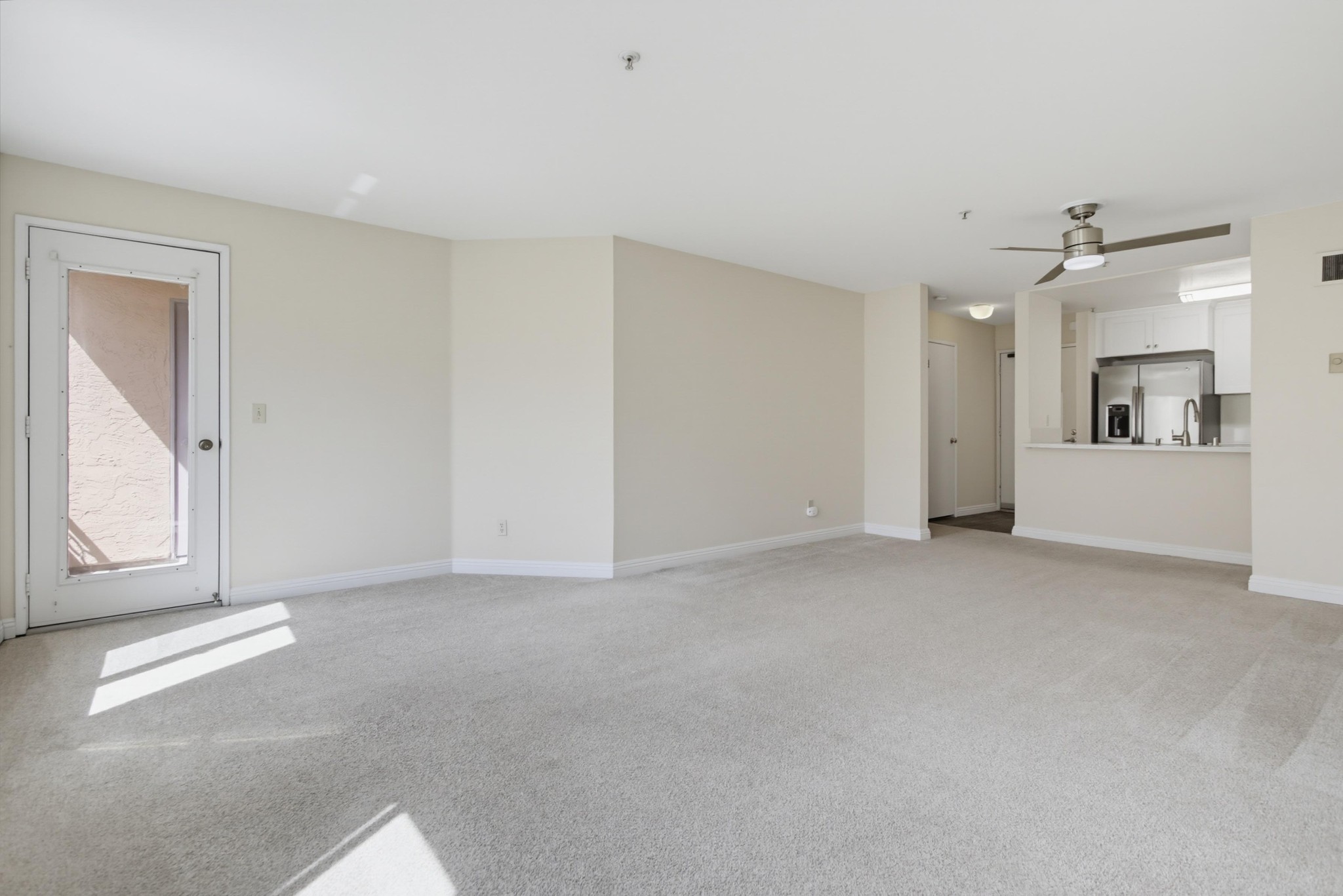 Virtual tour photo 14 of 43 for 3550 Lebon Dr Unit 6306