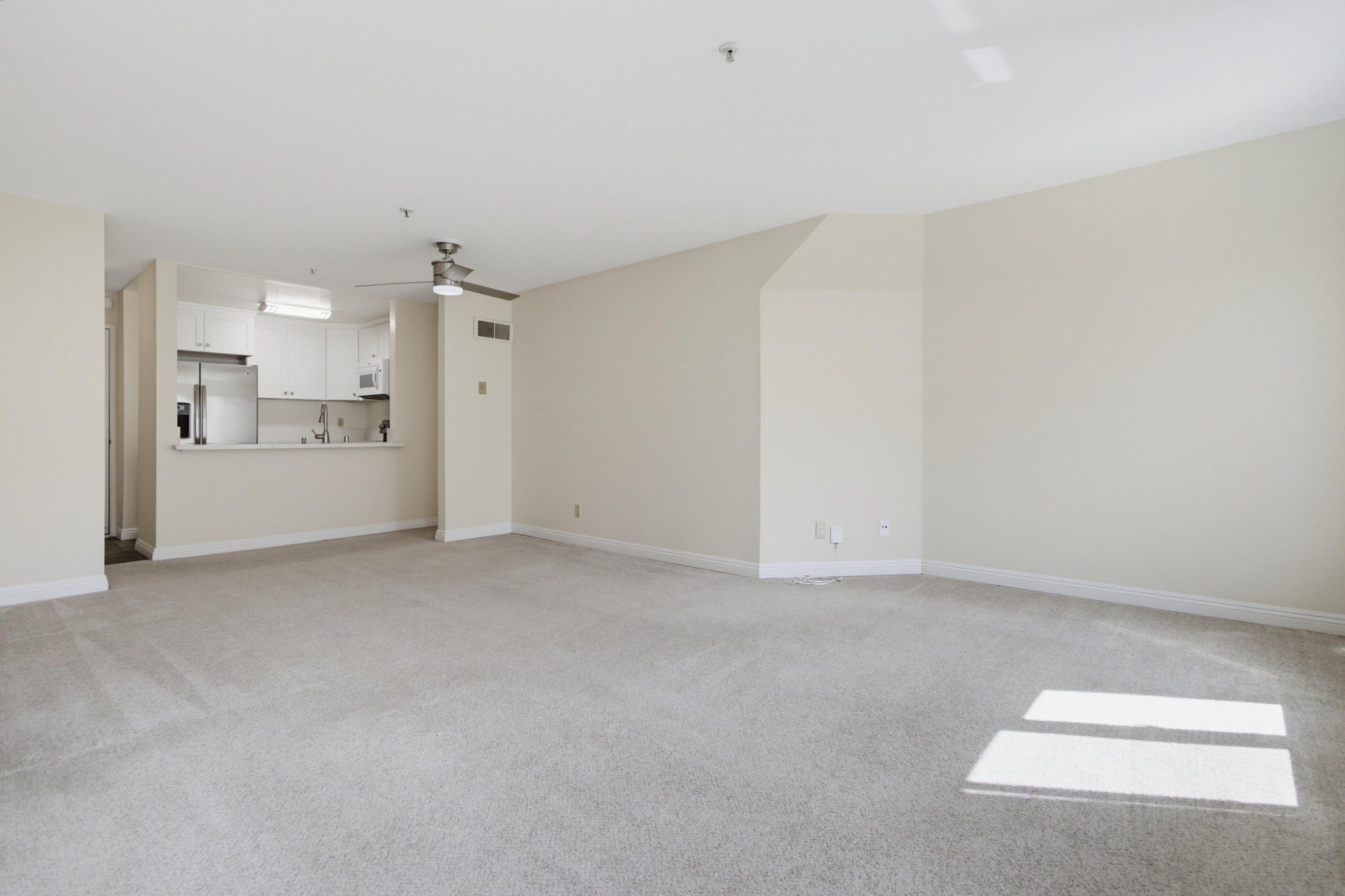 Virtual tour photo 15 of 43 for 3550 Lebon Dr Unit 6306