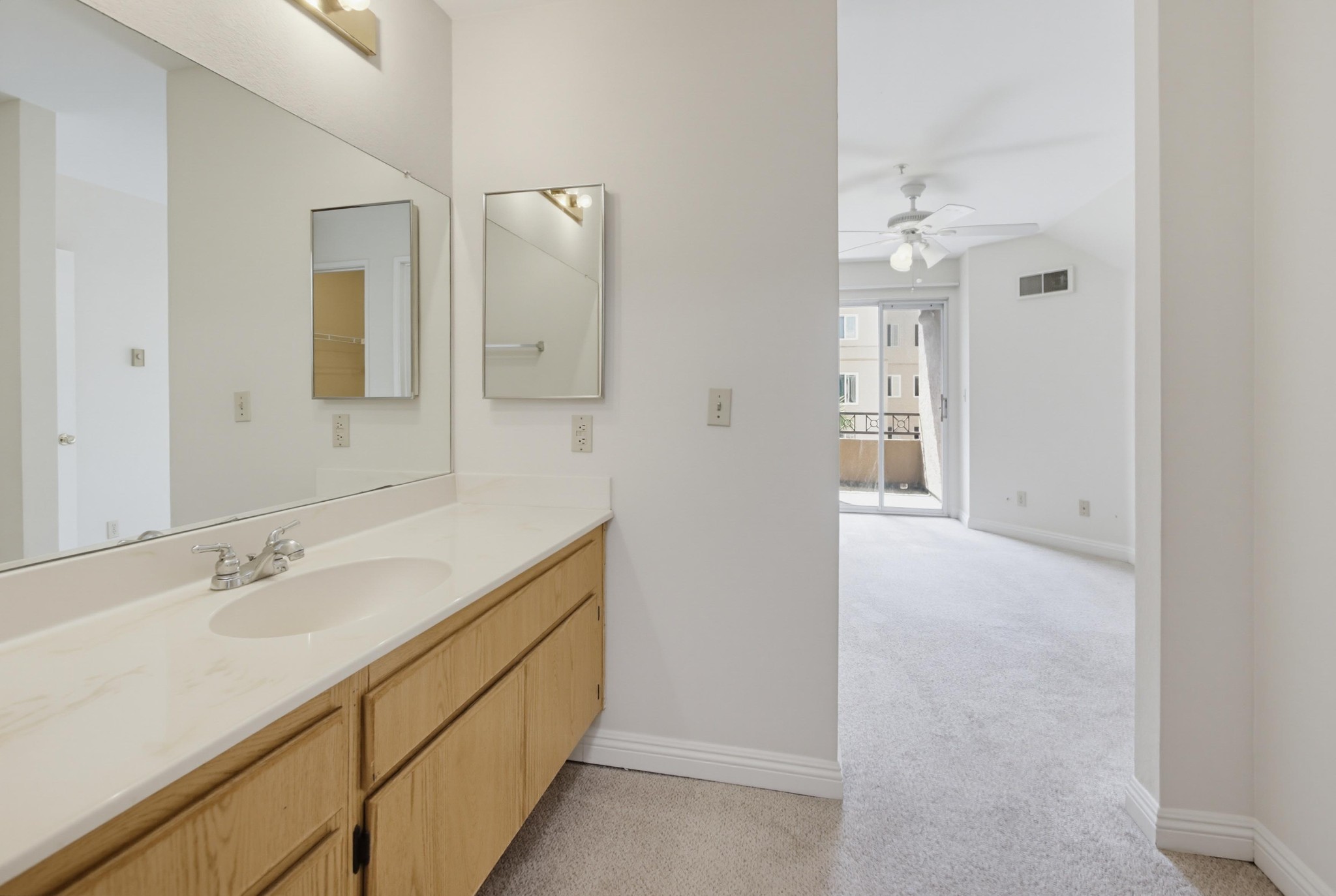 Virtual tour photo 21 of 43 for 3550 Lebon Dr Unit 6306