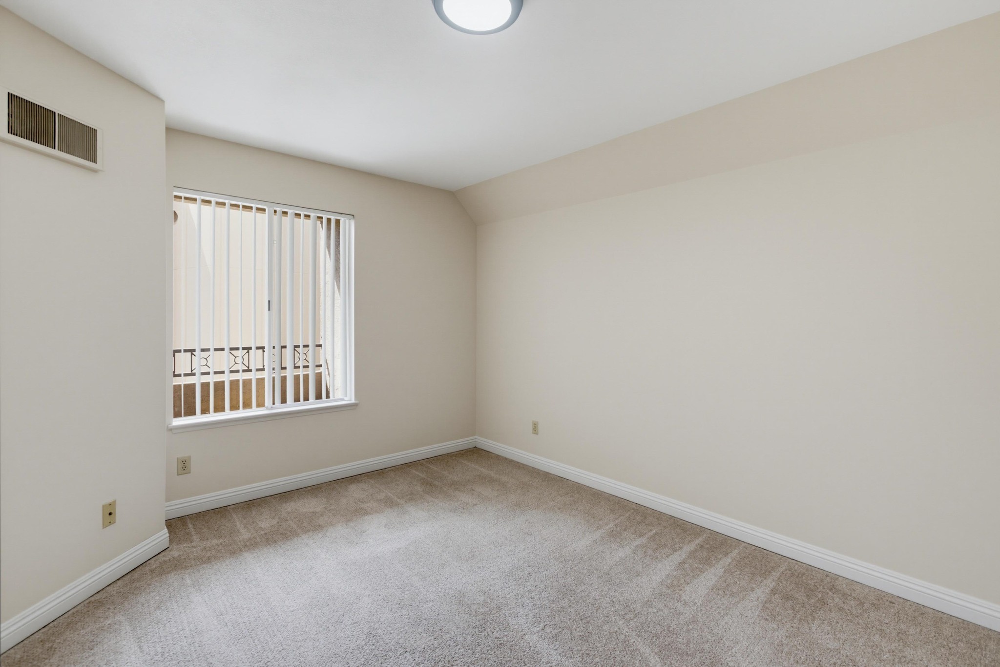 Virtual tour photo 27 of 43 for 3550 Lebon Dr Unit 6306