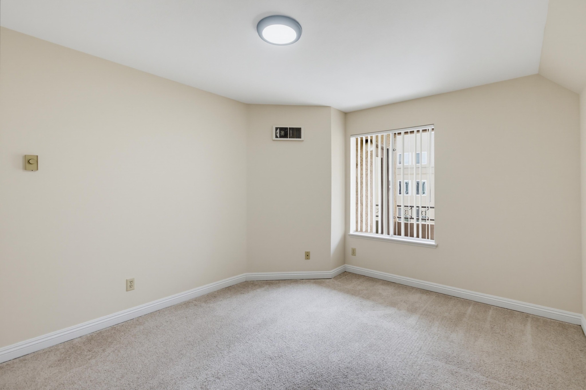 Virtual tour photo 28 of 43 for 3550 Lebon Dr Unit 6306