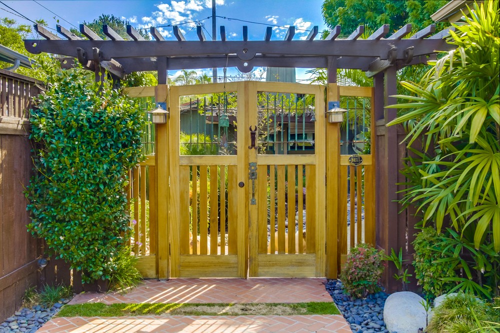 Virtual tour photo 7 of 29 for 3551 Louisiana St