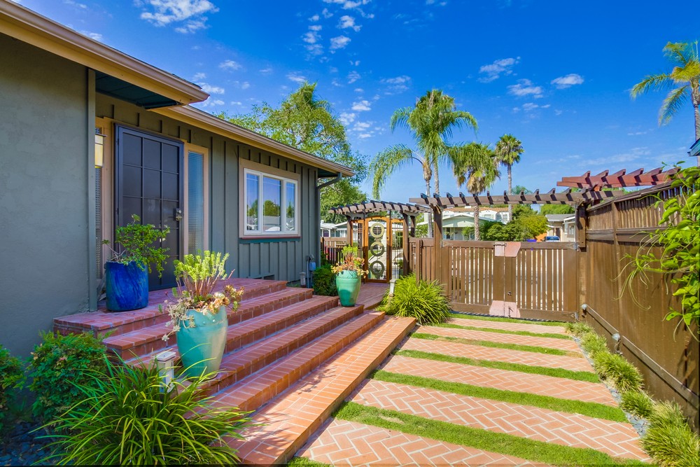 Virtual tour photo 8 of 29 for 3551 Louisiana St