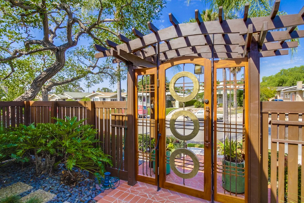 Virtual tour photo 9 of 29 for 3551 Louisiana St