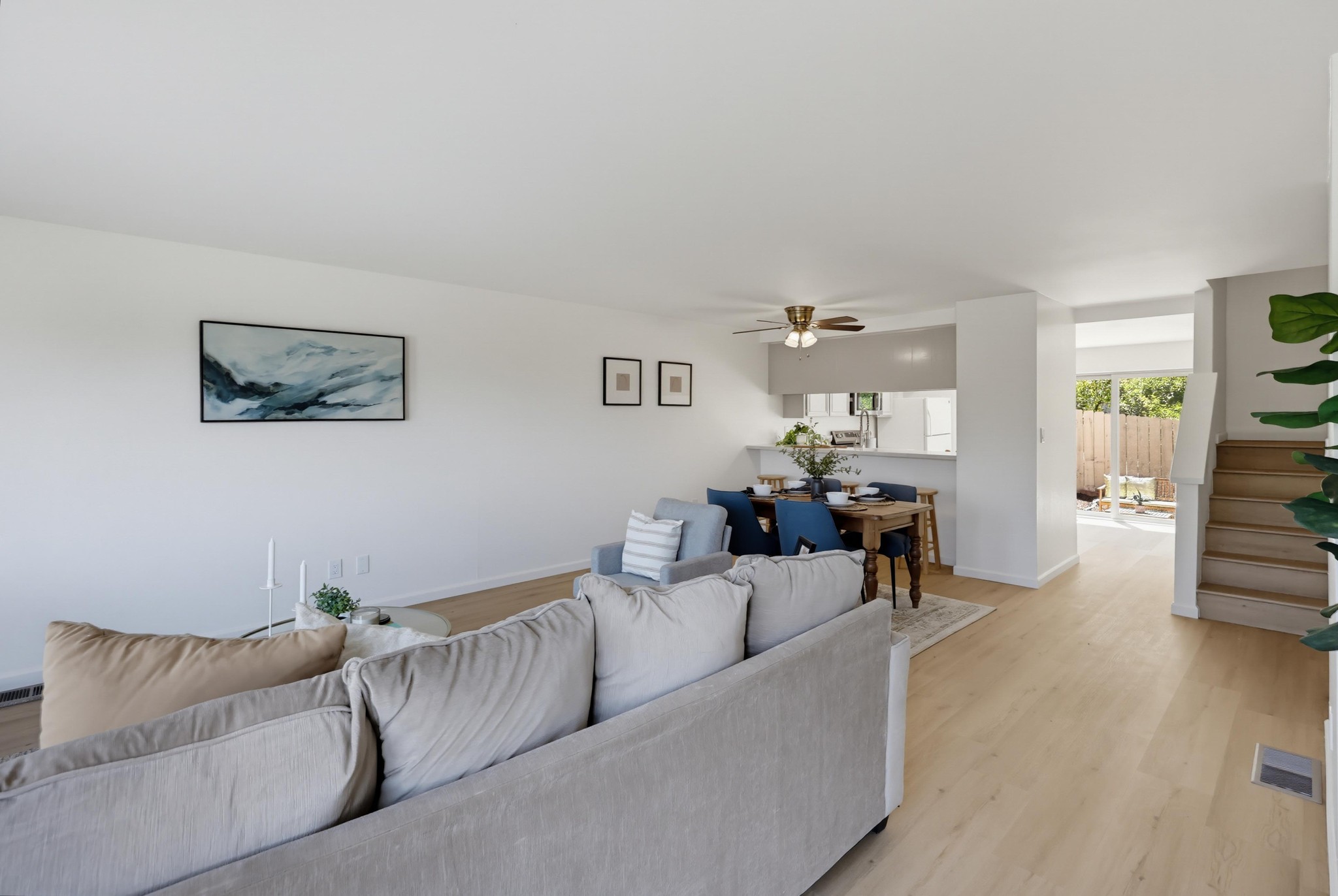 Virtual tour photo 10 of 77 for 356 S Travelodge Dr