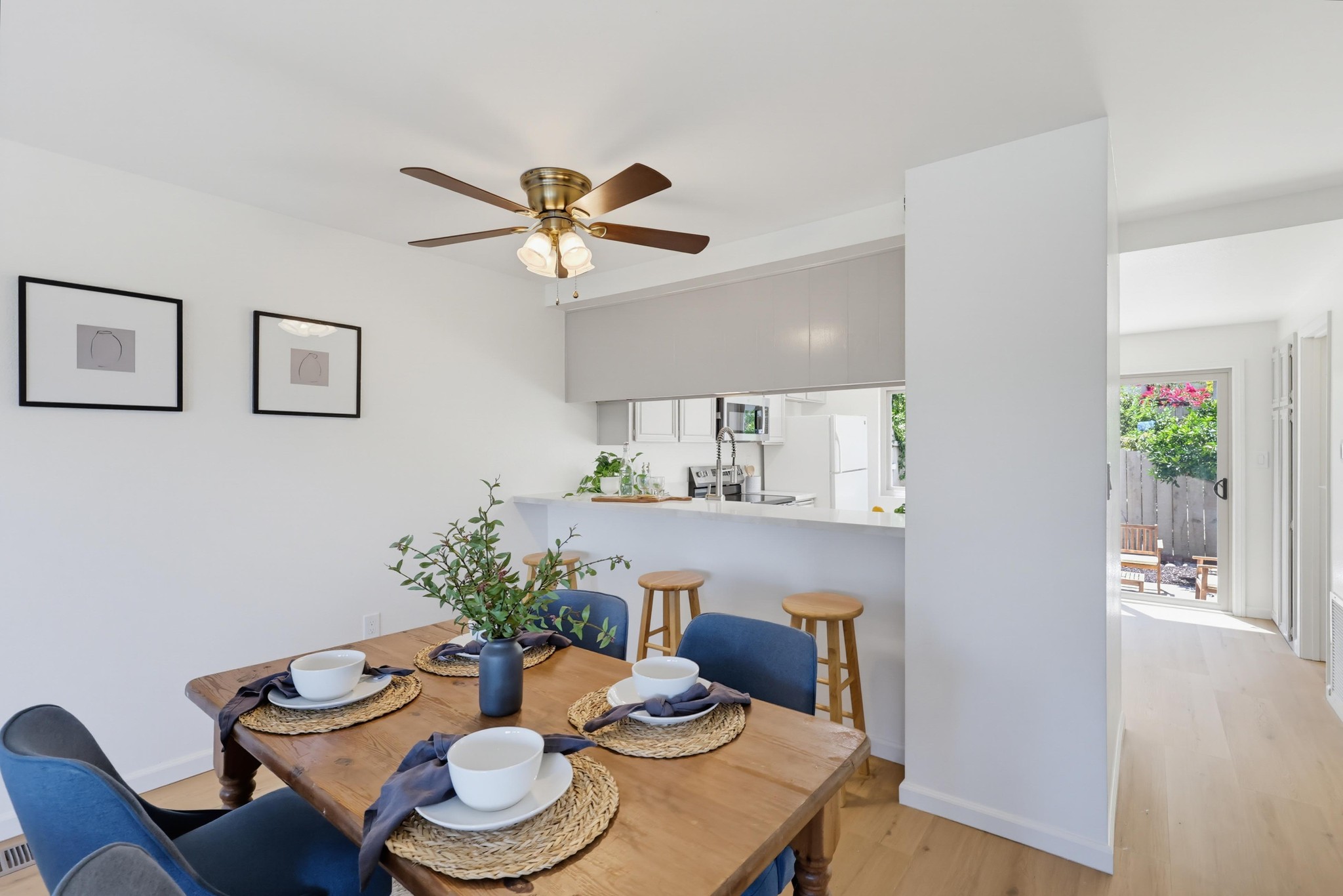 Virtual tour photo 11 of 77 for 356 S Travelodge Dr
