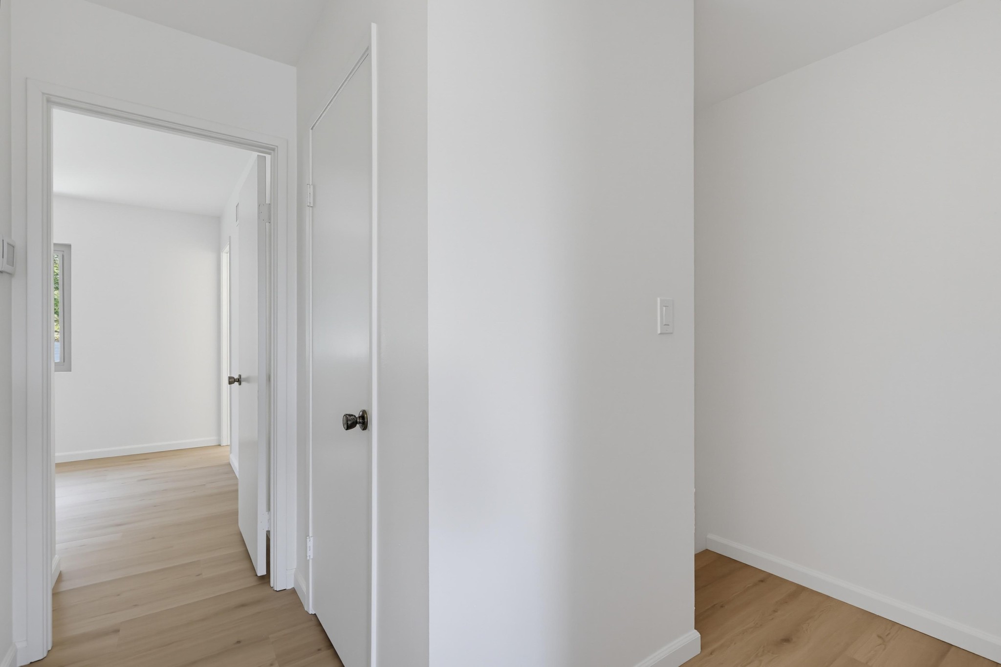 Virtual tour photo 33 of 77 for 356 S Travelodge Dr