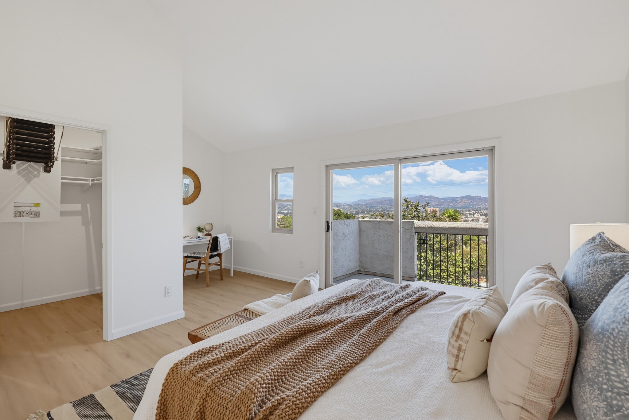 Virtual tour photo 41 of 77 for 356 S Travelodge Dr
