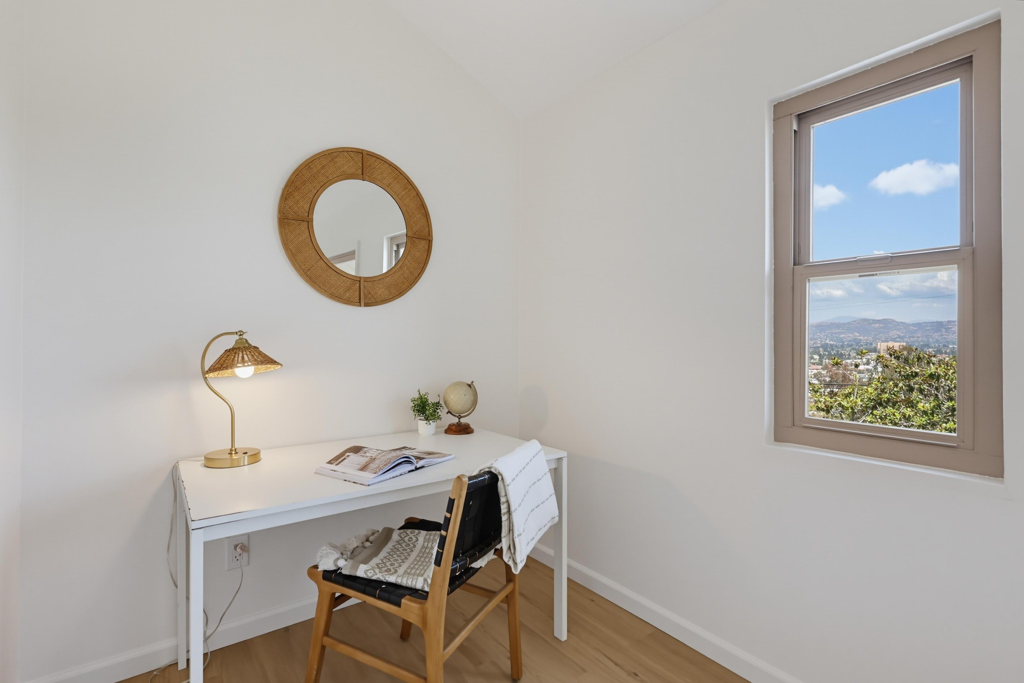Virtual tour photo 42 of 77 for 356 S Travelodge Dr
