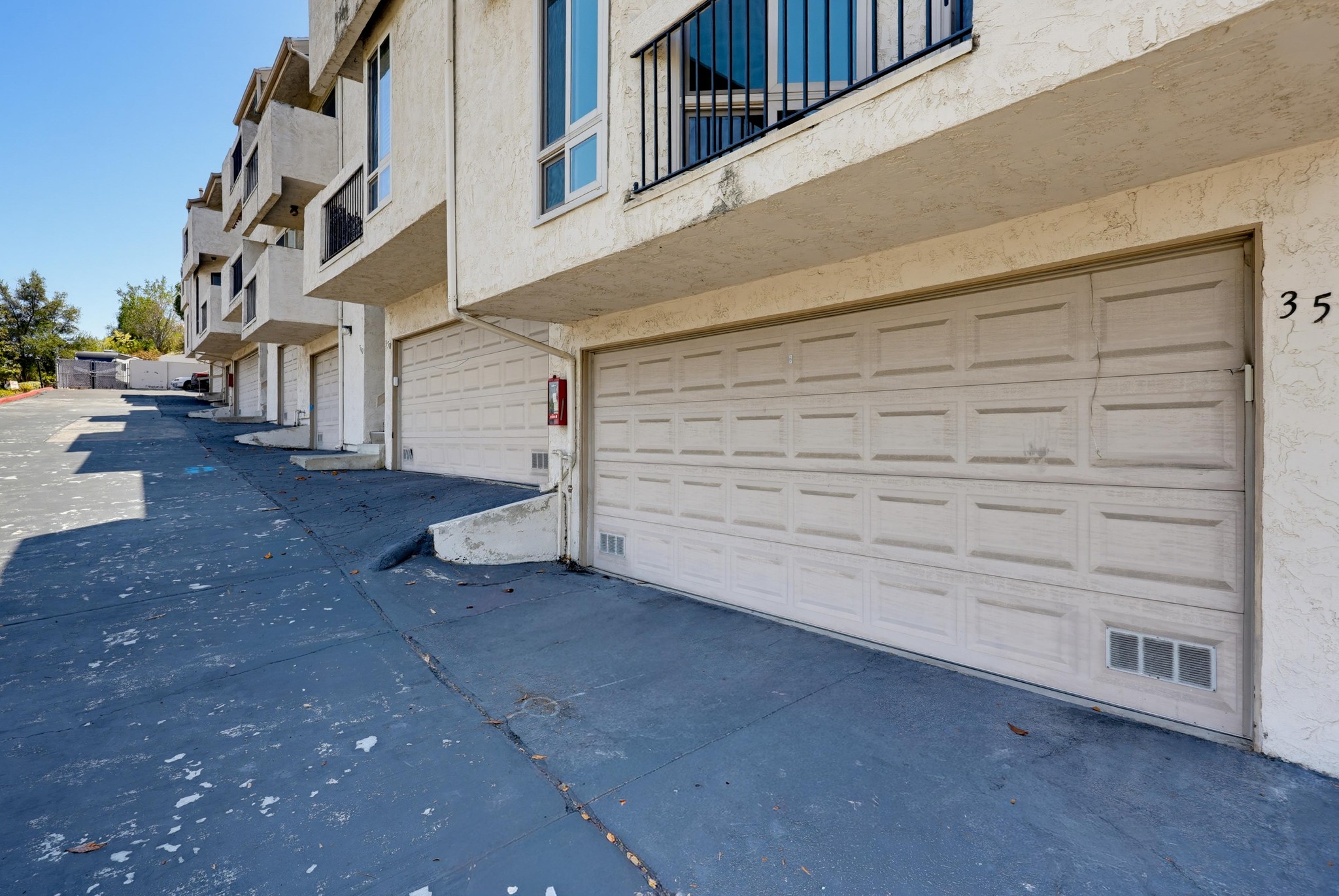 Virtual tour photo 69 of 77 for 356 S Travelodge Dr