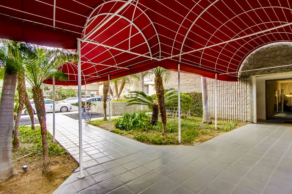 Virtual tour photo 10 of 56 for 3560 1st Ave #20