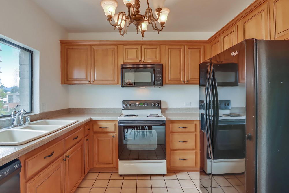 Virtual tour photo 17 of 45 for 3560 1st Ave