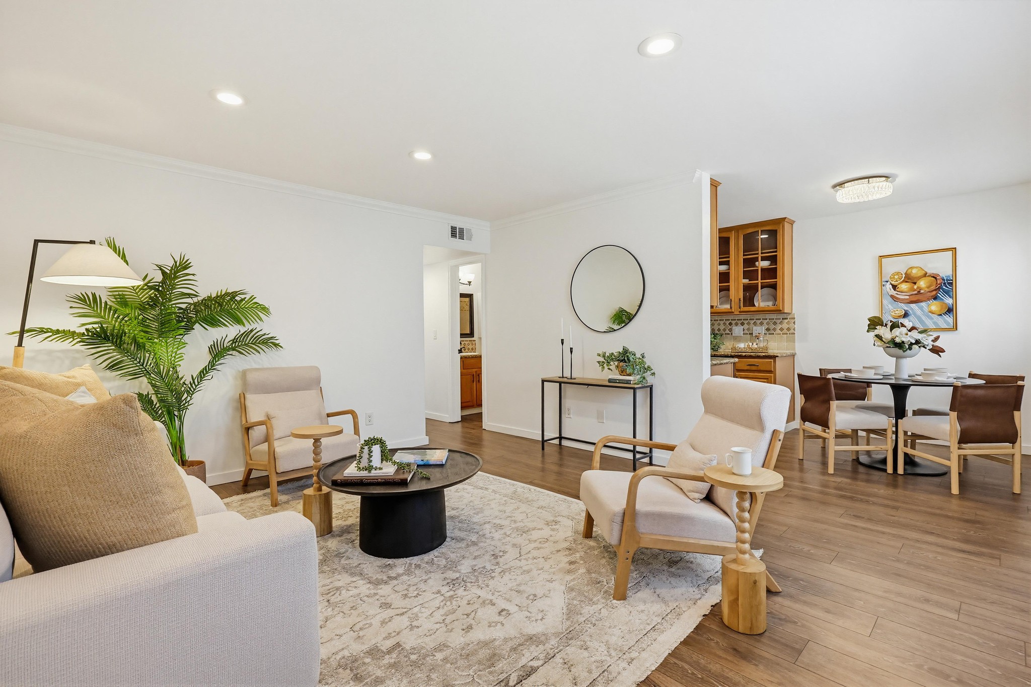 Virtual tour photo 10 of 33 for 3562 Marlborough Ave #04