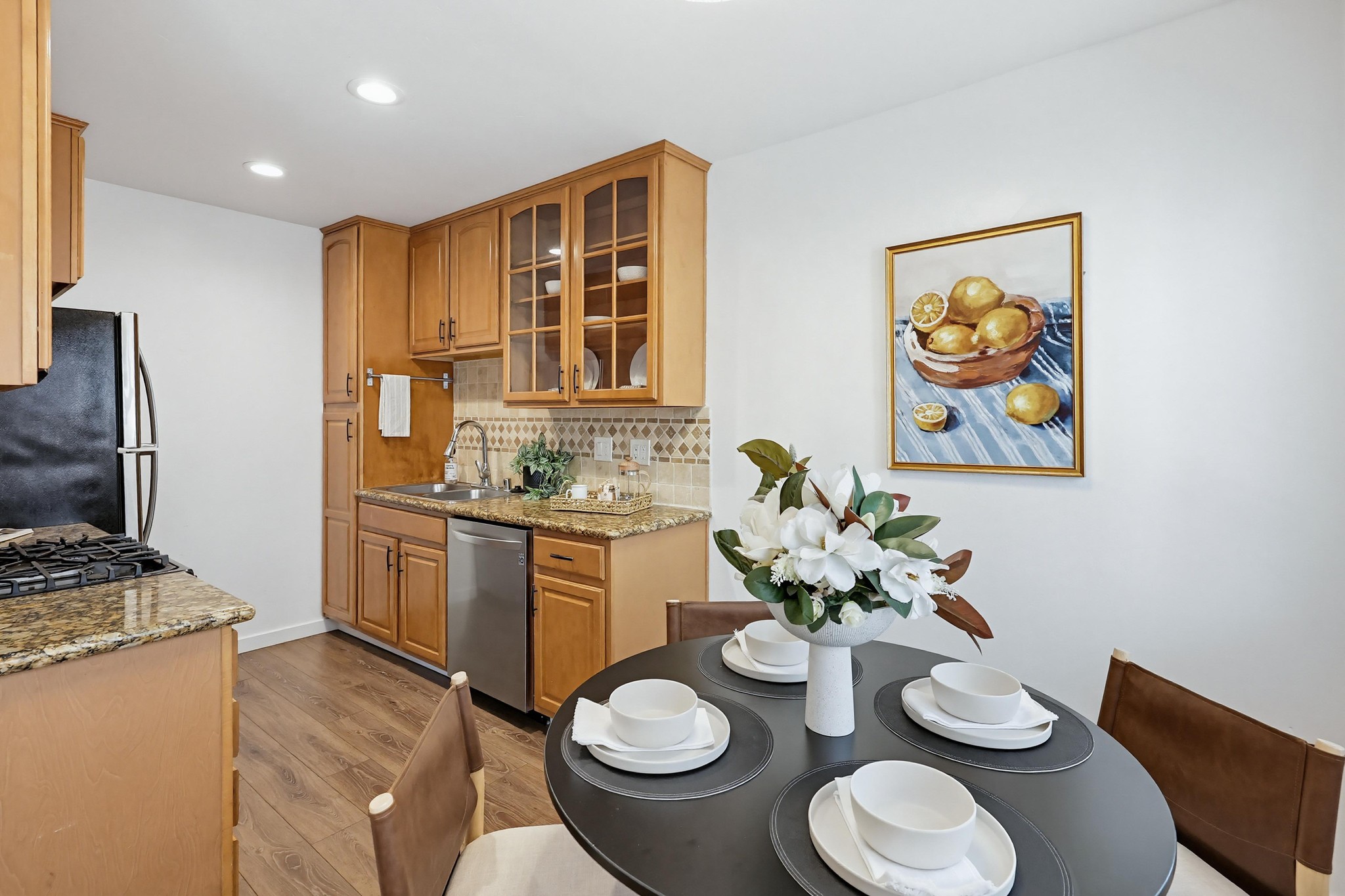Virtual tour photo 14 of 33 for 3562 Marlborough Ave #04