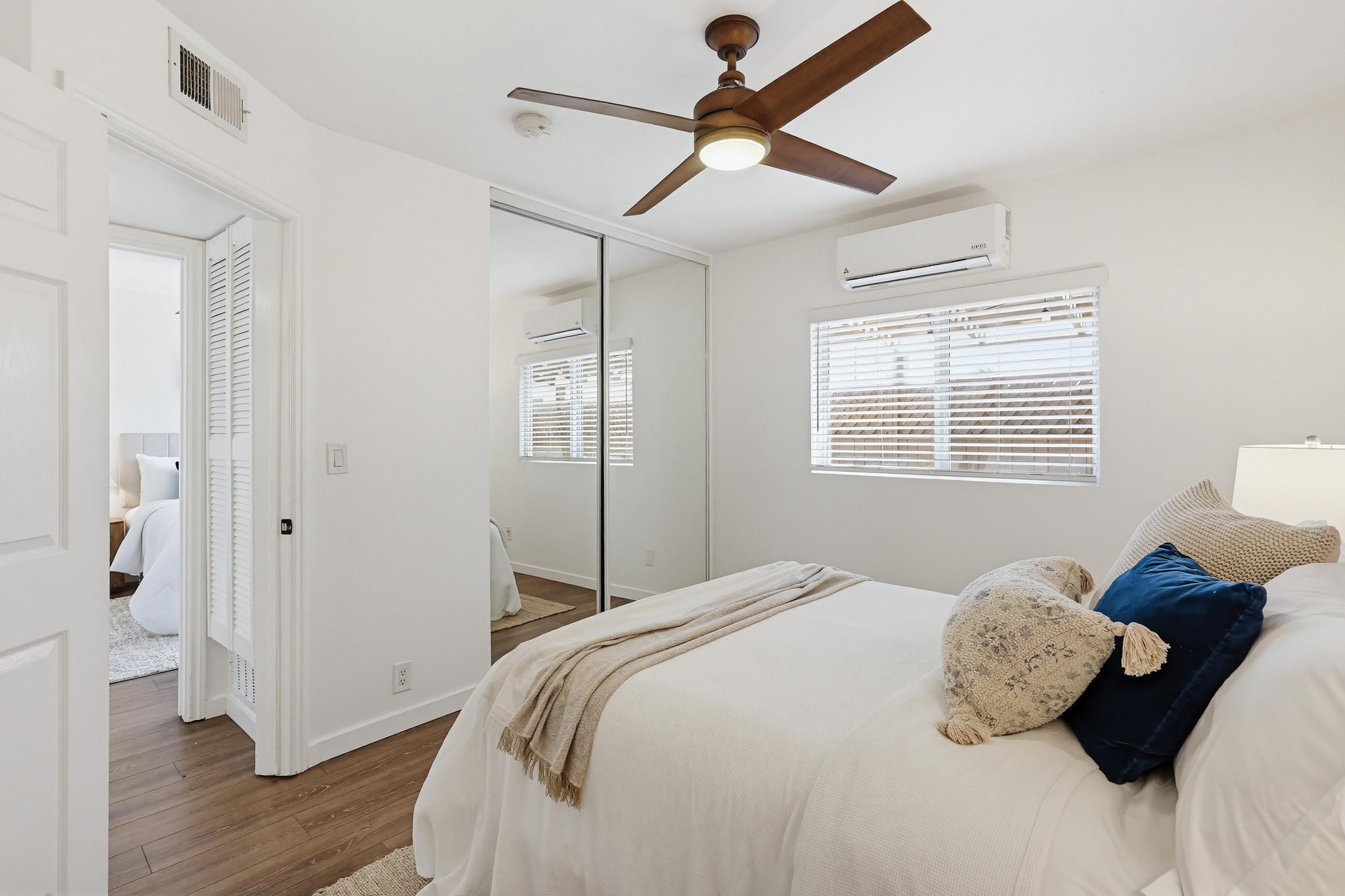 Virtual tour photo 24 of 33 for 3562 Marlborough Ave #04