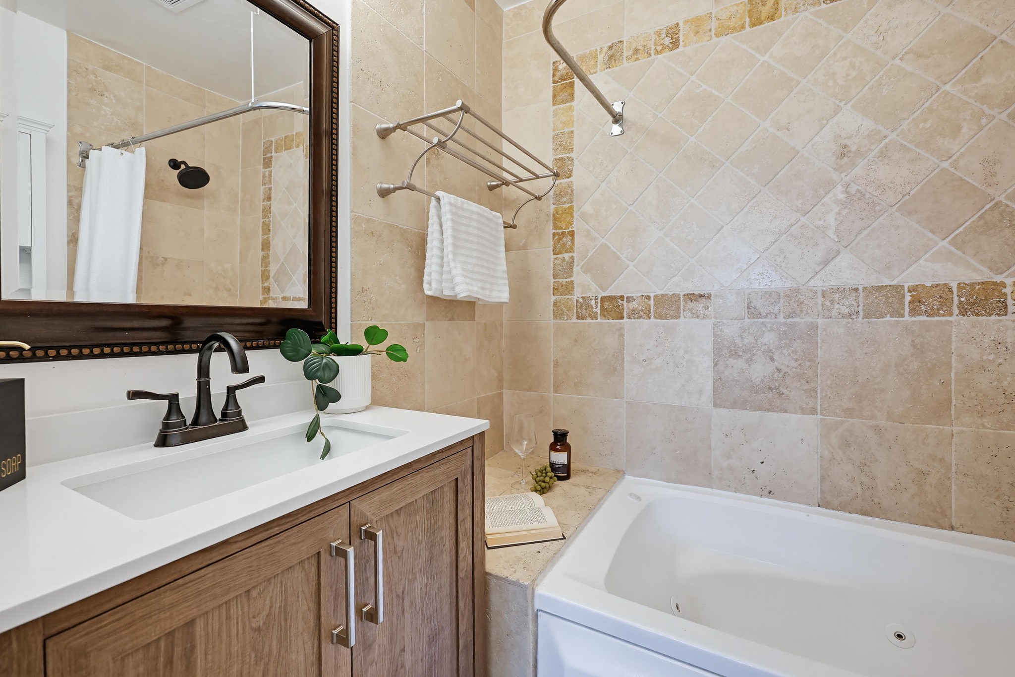 Virtual tour photo 30 of 33 for 3562 Marlborough Ave #04