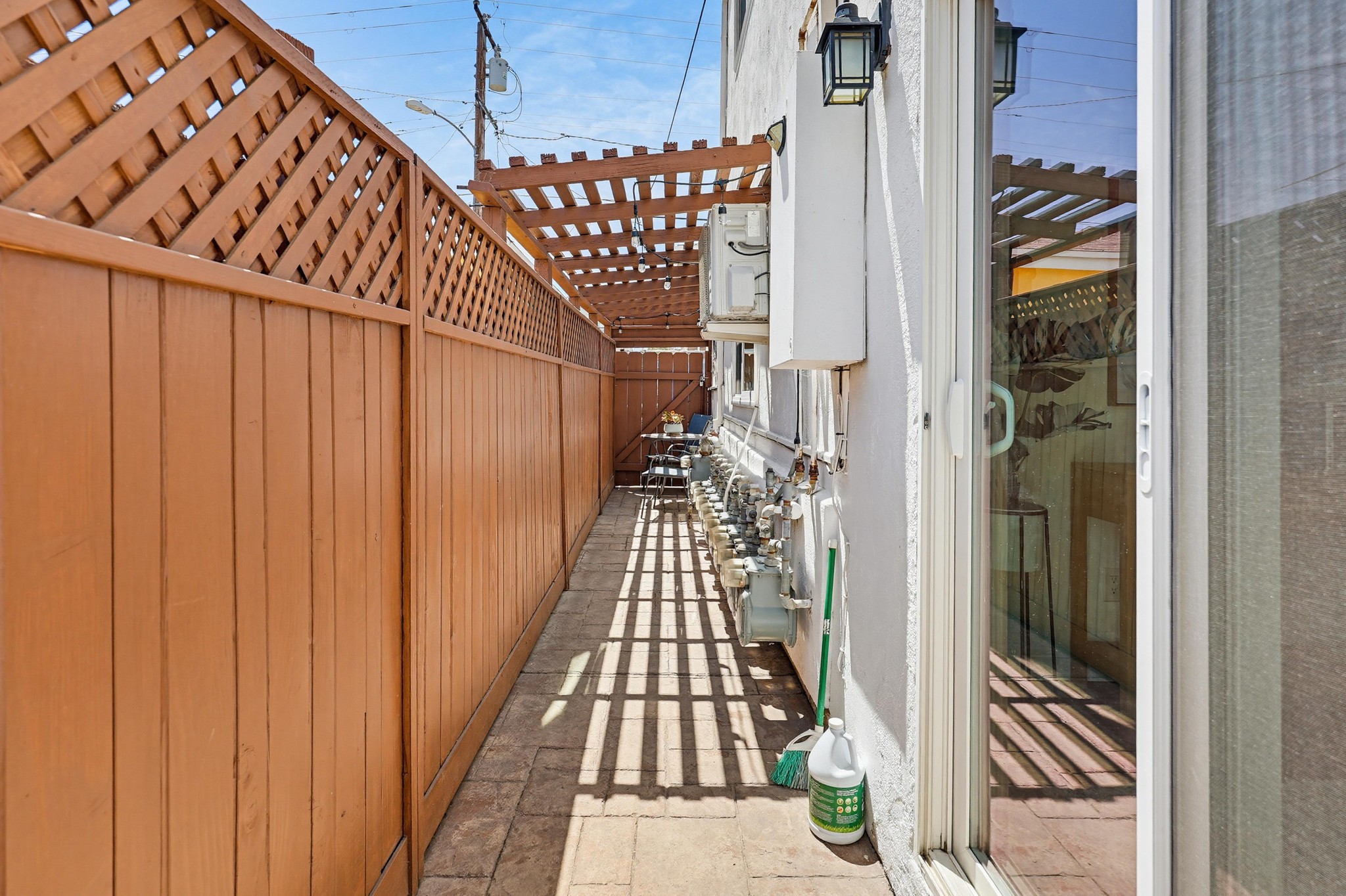 Virtual tour photo 32 of 33 for 3562 Marlborough Ave #04