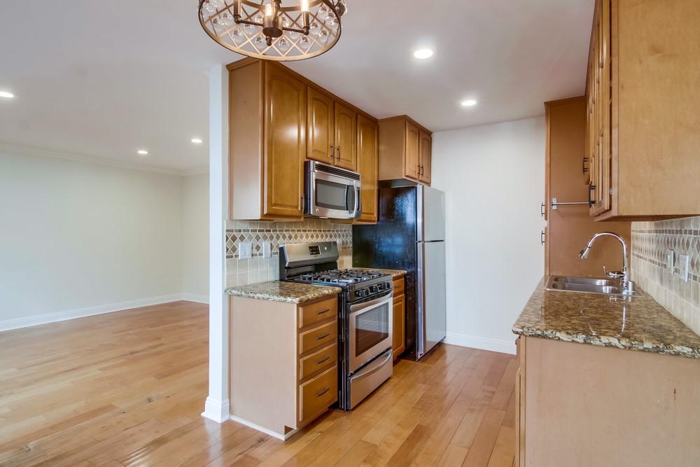 Virtual tour photo 16 of 32 for 3562 Marlborough Ave