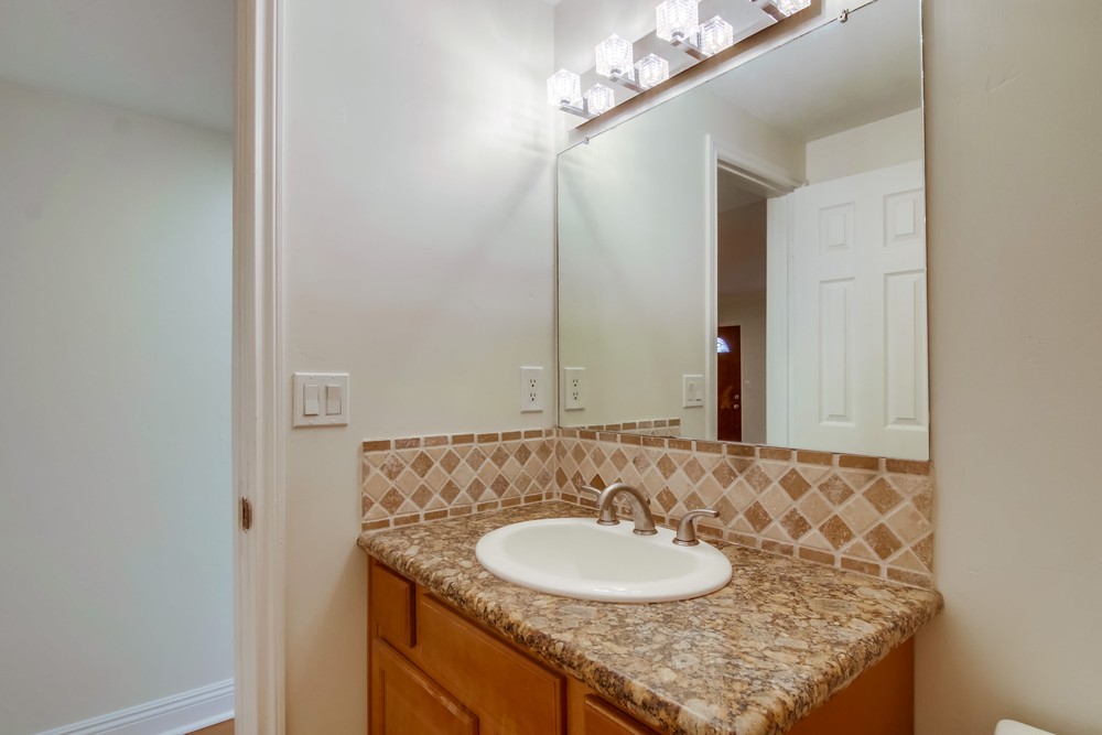 Virtual tour photo 30 of 32 for 3562 Marlborough Ave
