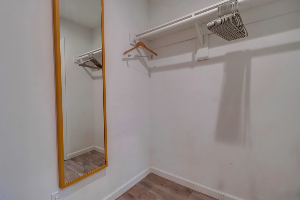 Virtual tour photo 32 of 49 for 3567 Ottawa Ave