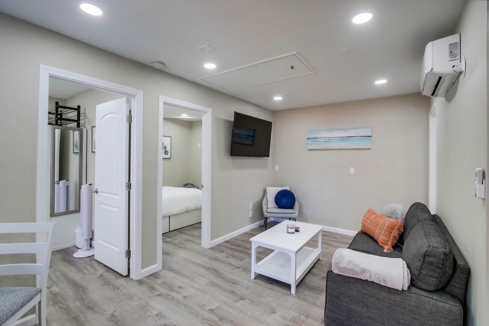 Virtual tour photo 9 of 27 for 3567 Ottawa Ave
