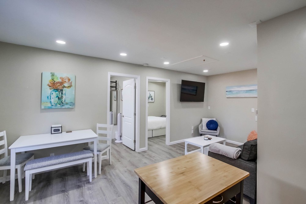 Virtual tour photo 12 of 27 for 3567 Ottawa Ave