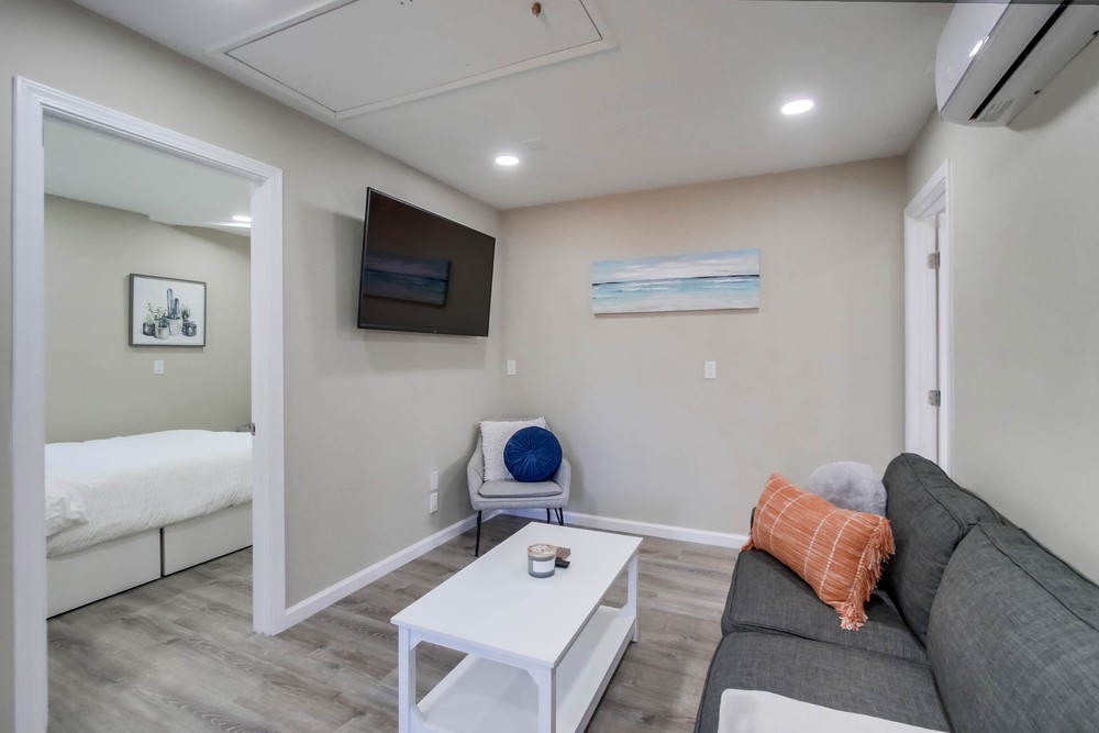 Virtual tour photo 15 of 27 for 3567 Ottawa Ave